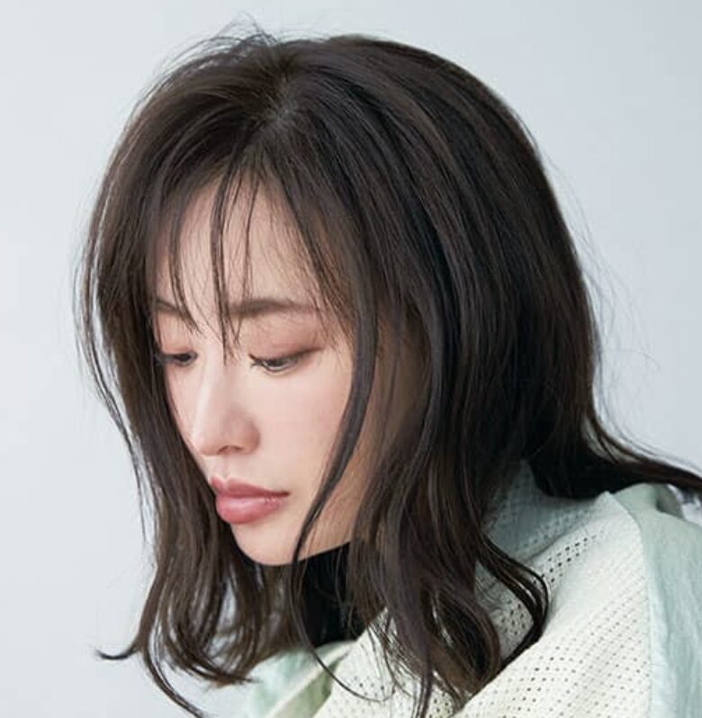 松本まりかの下を向く姿