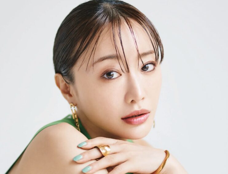 松本まりかのクールな表情