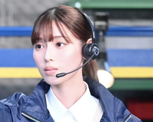 白石聖のクールな表情