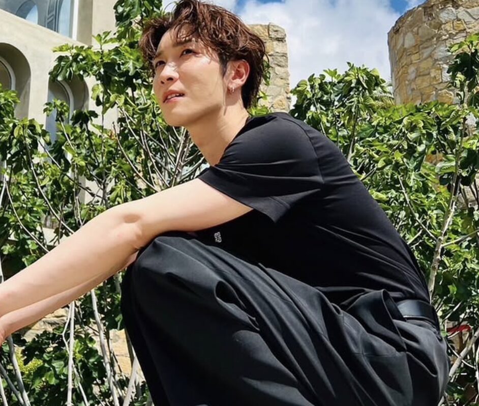 渡辺翔太のしゃがんでいる姿