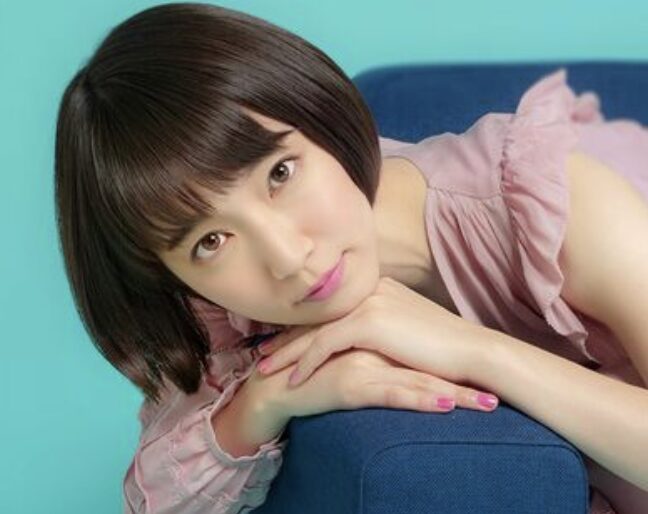 押岡里帆の上目遣い