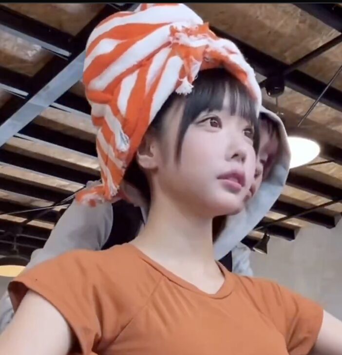 あのちゃんの首の長さが分かる画像