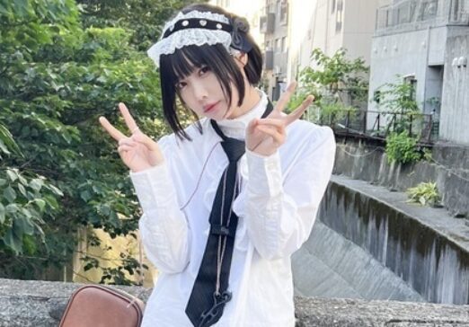 あのちゃんのピース姿